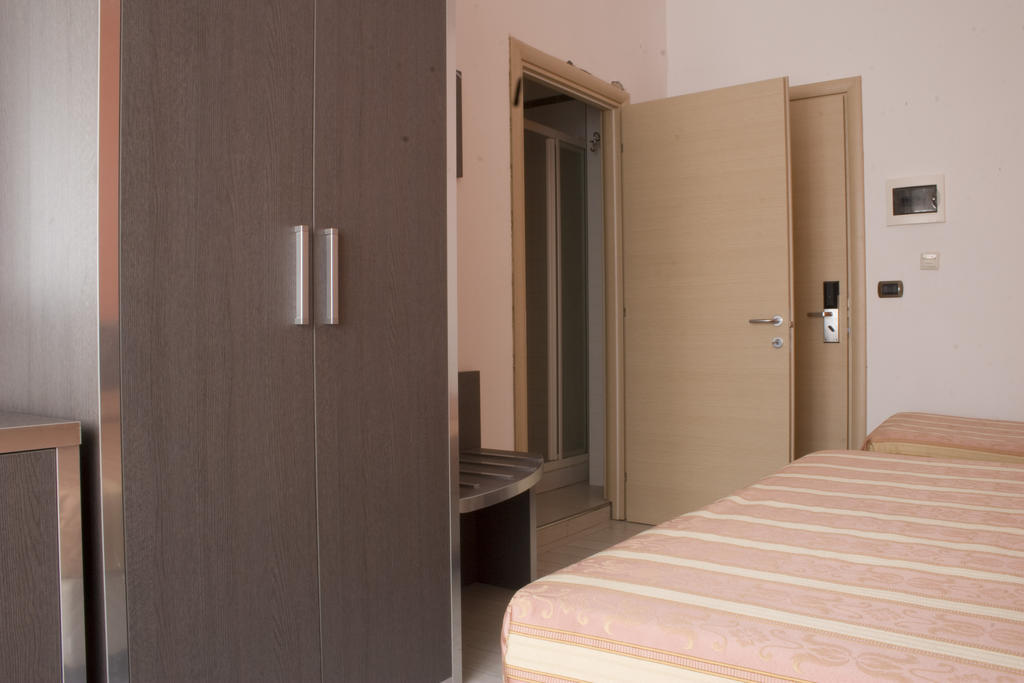 Hotel Renato سستو سان جوفاني الغرفة الصورة