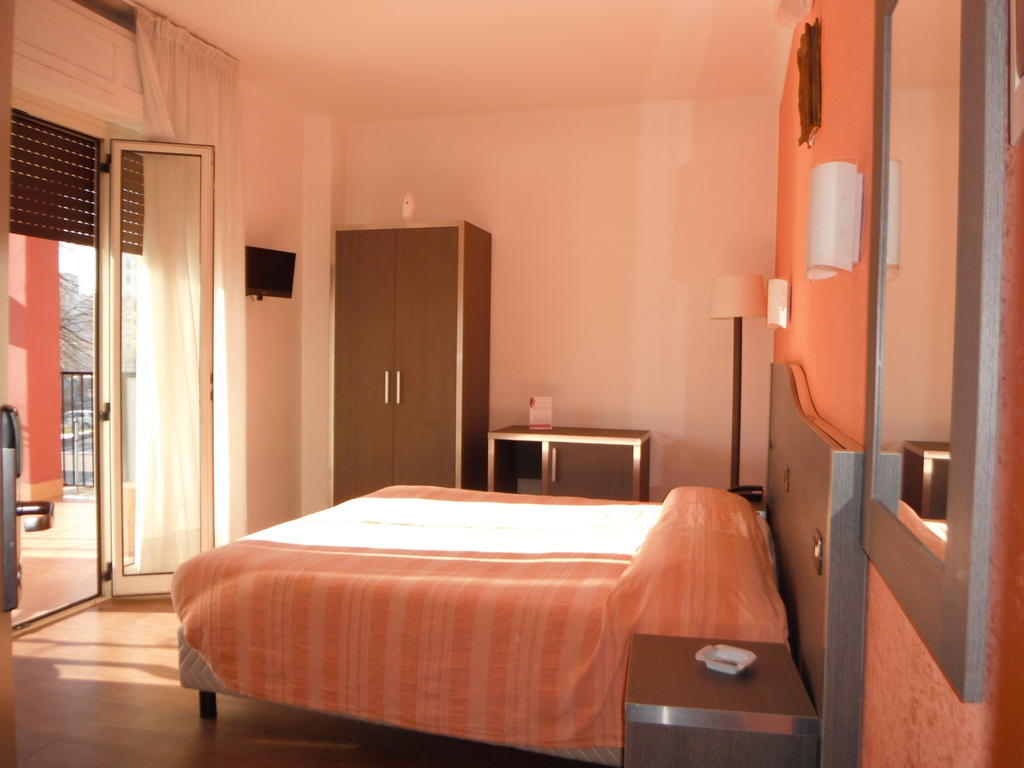 Hotel Renato سستو سان جوفاني الغرفة الصورة